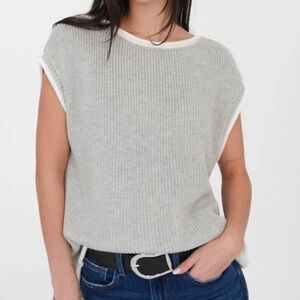 La February Sleeveless Grey and White Knit Top w/ Rolled Edge Hem - Large - NWT